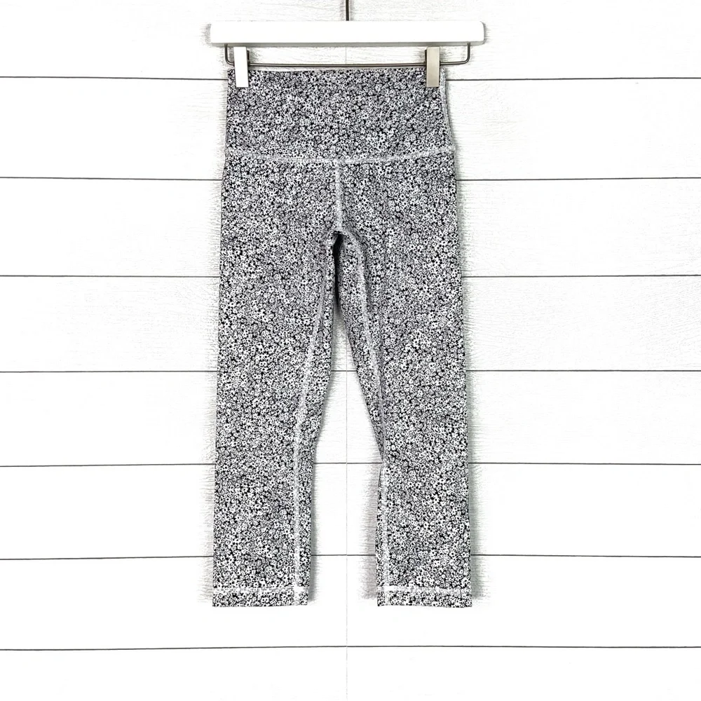 LULULEMON Wunder Under Crop High Rise Legging Ditsy Daisy White Black 4
